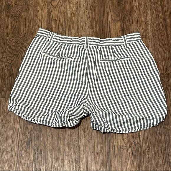Gap Girlfriend Chino Striped Shorts Gray and White Size 14 Regular - Picture 9 of 11